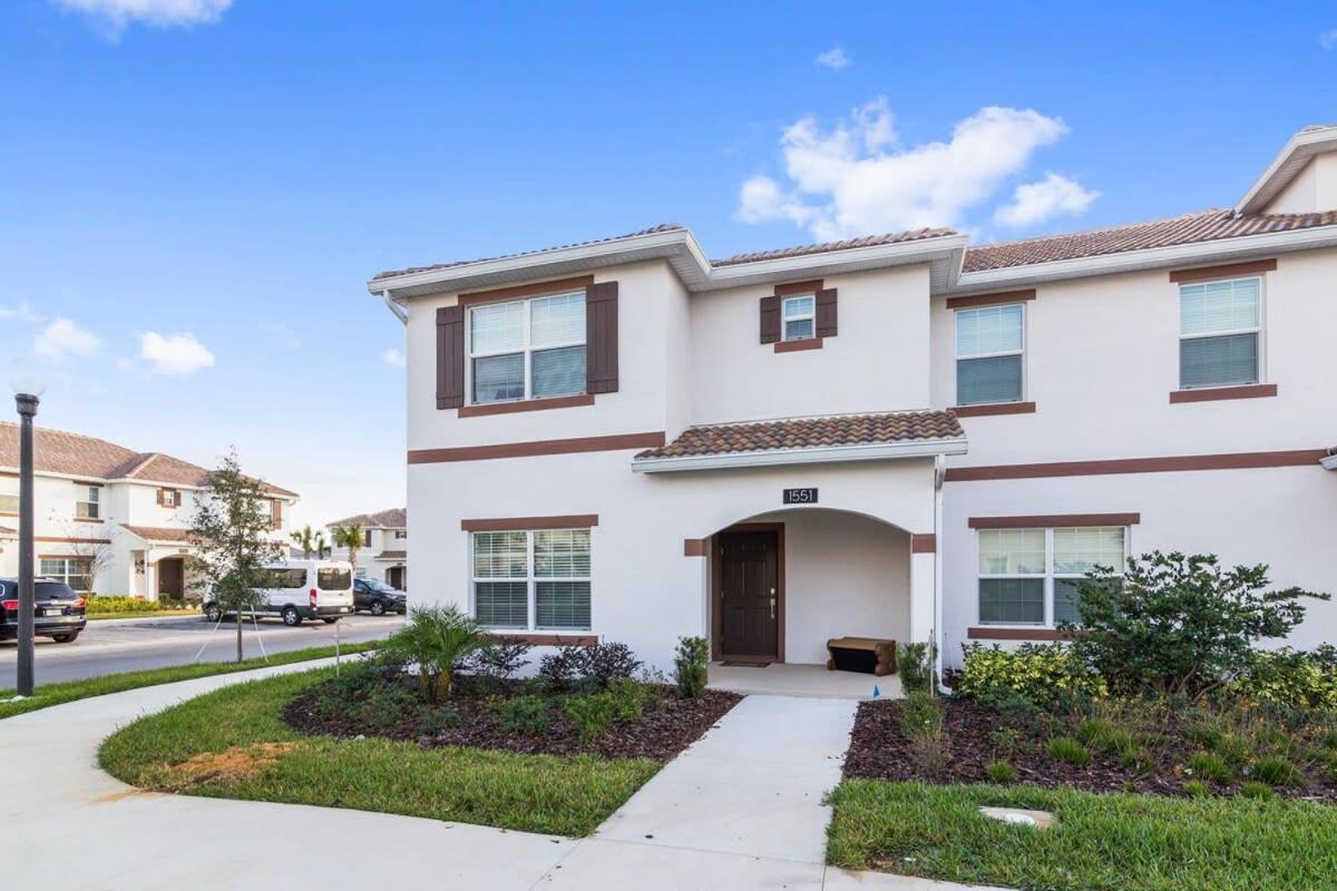 Beautiful 5 Bed Town Home With Splash Pool-1551Sd Davenport Exterior photo