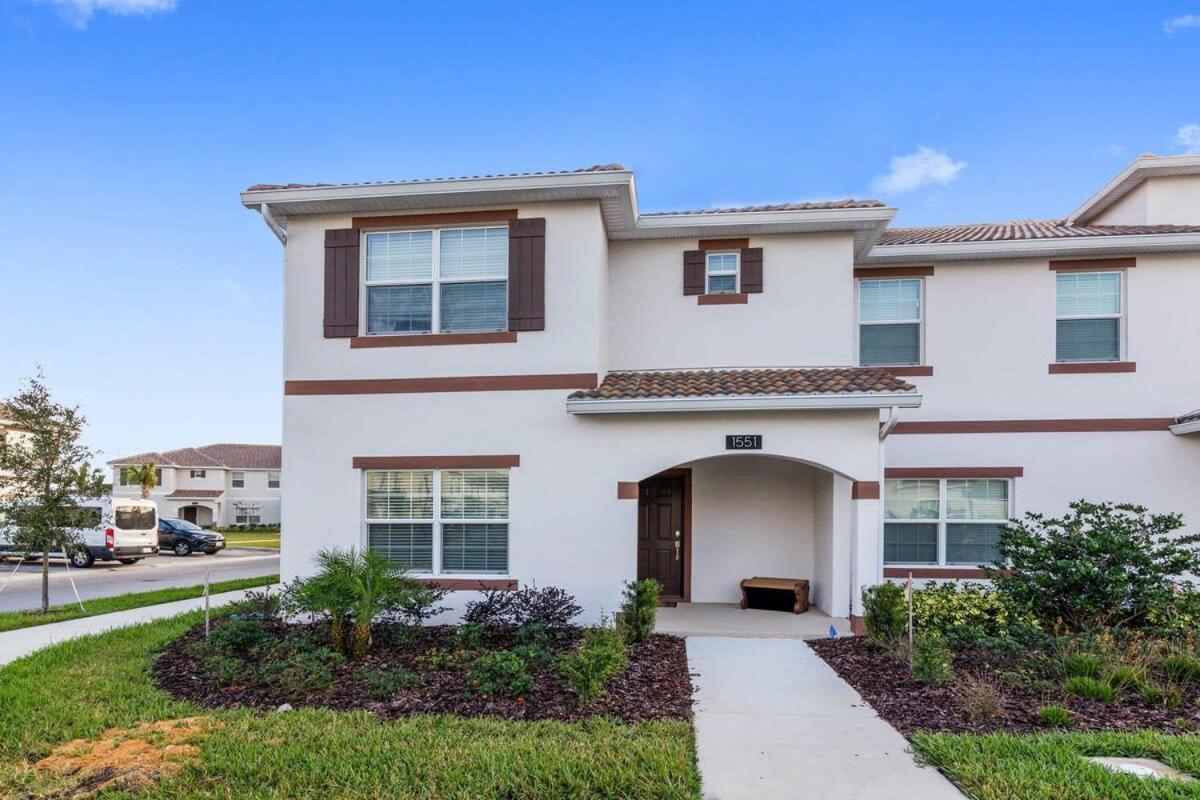 Beautiful 5 Bed Town Home With Splash Pool-1551Sd Davenport Exterior photo